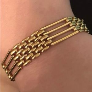 Vintage Jewelry - Vintage Gold Tone Bracelet Vintage Jewelry - Vintage Gold Tone Bracelet